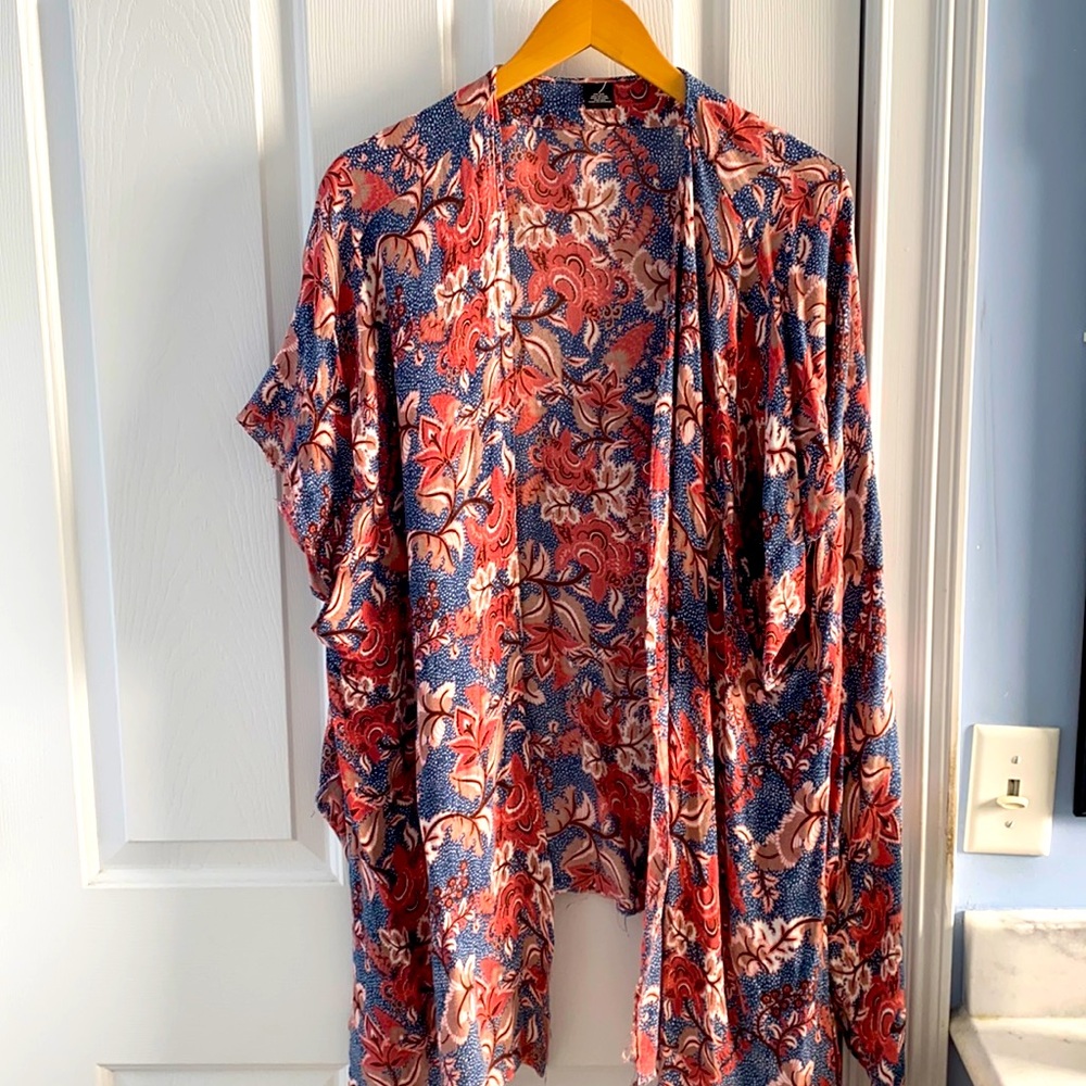 Harriet Isles Floral Wrap. OS